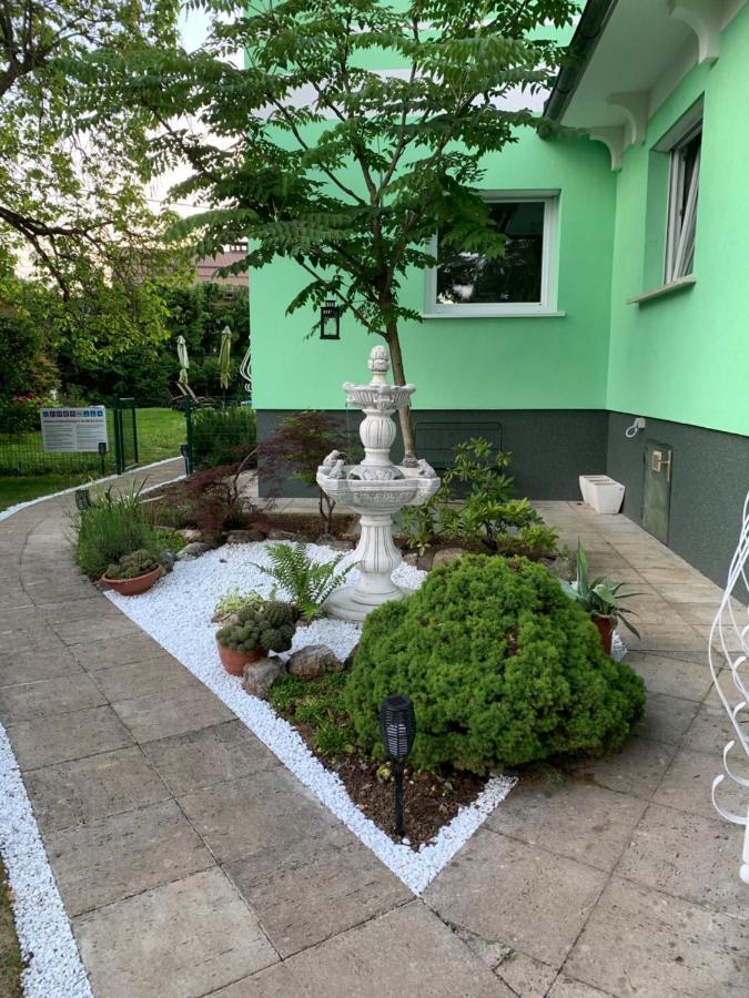 Vila Lesce With Heated Outdoor Pool Kültér fotó